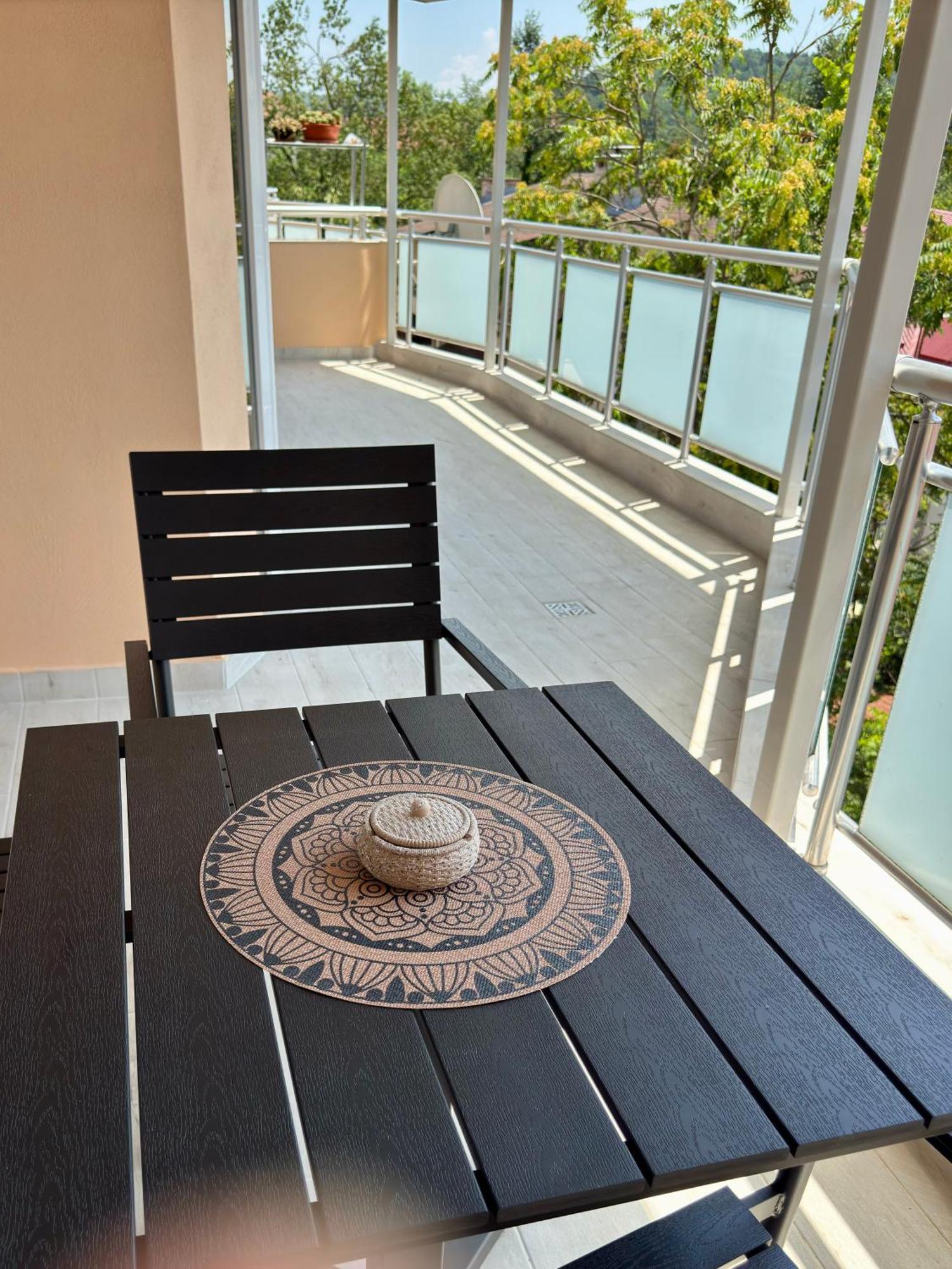Parkcentral Luxury In City Center 7 เวลีคอเทอร์โนโว ภายนอก รูปภาพ